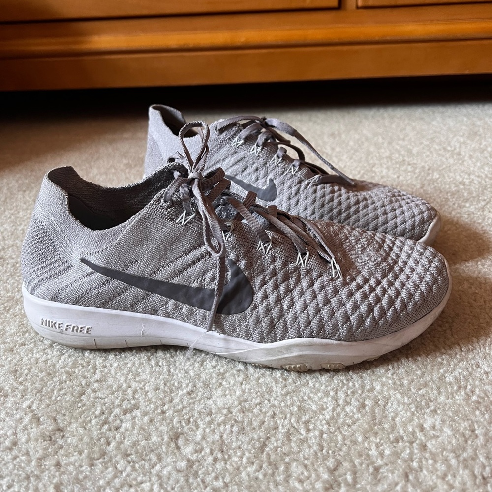 Nike Free light grey size 8 women’s gym shoes